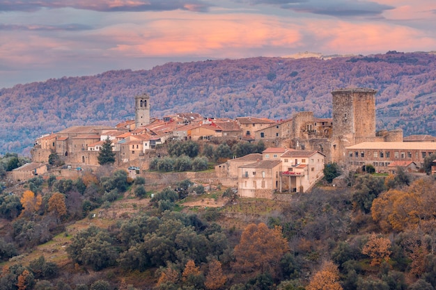 Foto vista panorámica de la ciudad medieval de miranda del castaar en la provincia de salamanca