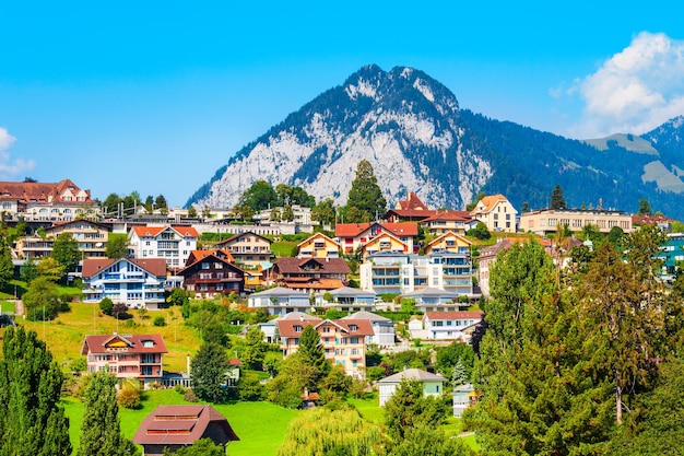 Vista panorámica de la ciudad de Spiez Suiza