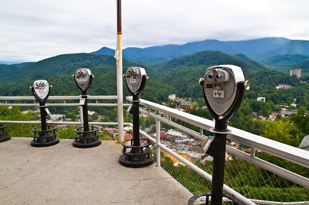 Foto vista panorâmica com binóculos na cordilheira do tennessee