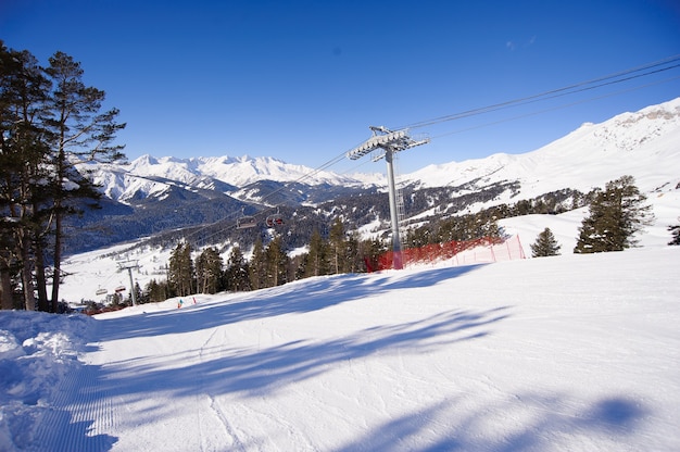 Vista panorámica del complejo deportivo para vacaciones de invierno.