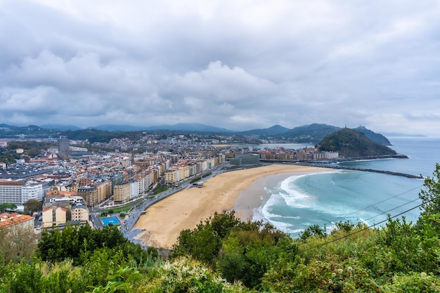 Vista panorâmica da cidade de san sebastian do monte ulia gipuzkoa país basco