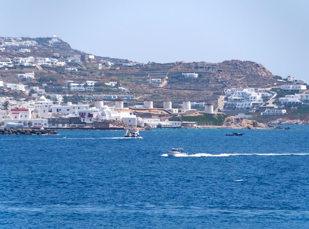 Vista panorâmica da ilha de Mykonos do mar