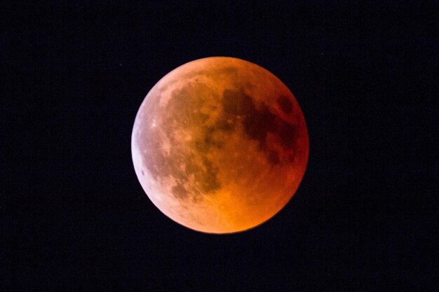 Foto vista panorâmica da lua contra o céu à noite