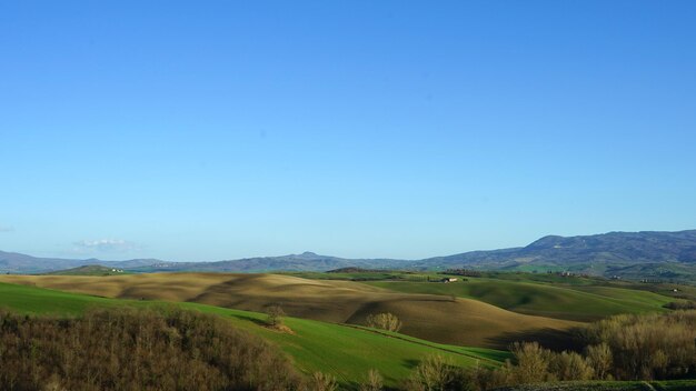 Foto vista panorâmica da paisagem contra o céu azul claro