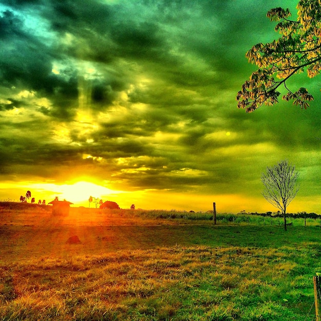 Foto vista panorâmica da paisagem contra o céu nublado