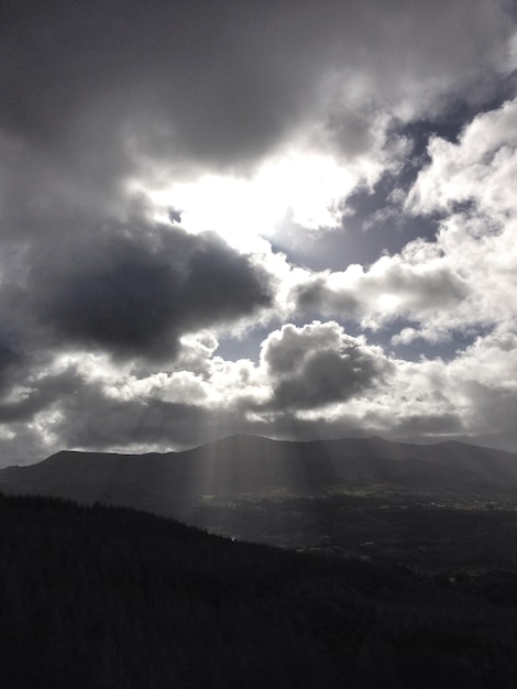 Foto vista panorâmica da paisagem contra o céu nublado