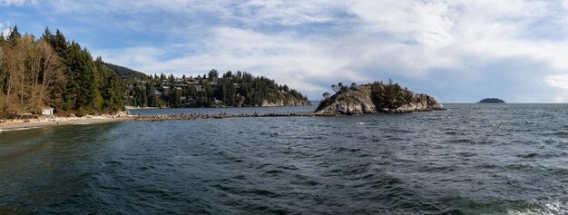 Vista panorâmica da paisagem de um parque popular Whytecliff em Horseshoe Bay