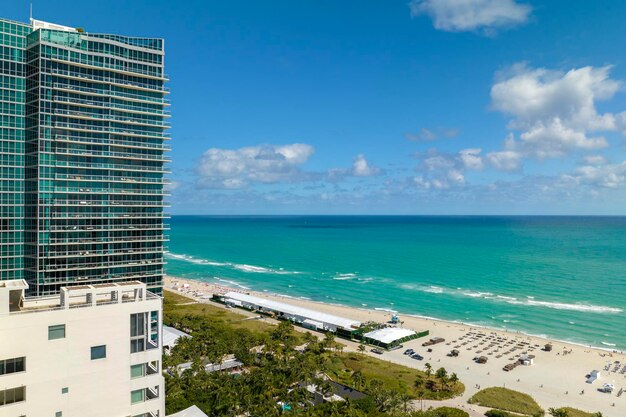 Vista panorâmica da paisagem urbana de Miami Beach South Beach altos hotéis de luxo e edifícios de apartamentos