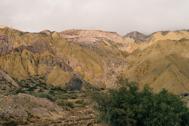 Foto vista panorâmica da pequena cidade de maimara jujuy, na argentina