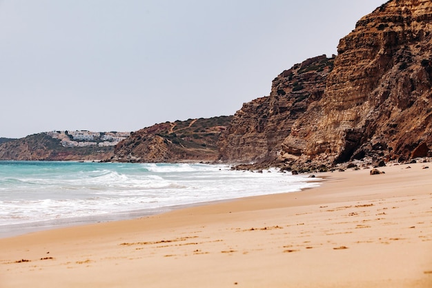 Foto vista panorâmica da praia contra o céu limpo