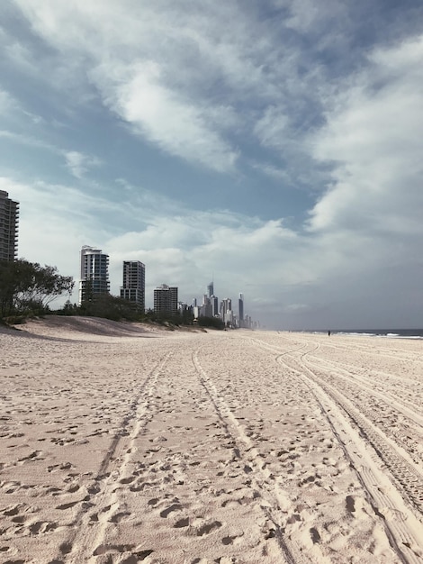 Foto vista panorâmica da praia contra o céu