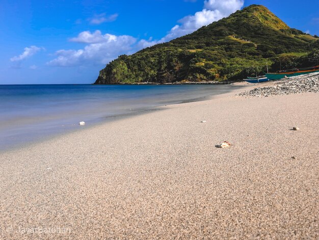 Foto vista panorâmica da praia contra o céu