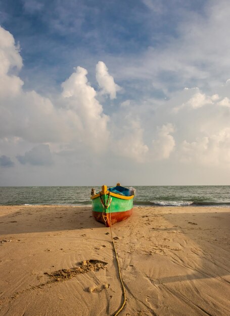 Foto vista panorâmica da praia contra o céu