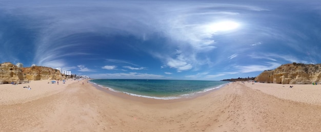 Foto vista panorâmica da praia contra o céu