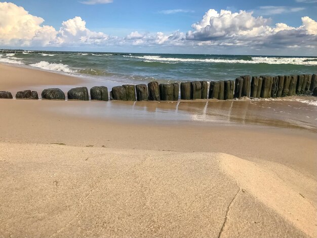 Foto vista panorâmica da praia contra o céu