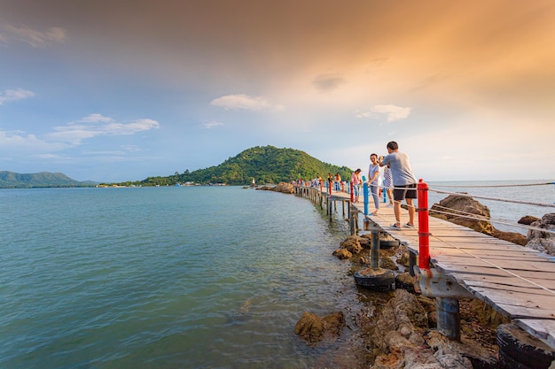 Vista panorâmica das atrações turísticas de chedi em chanthaburi tailândiachedi hua laem pagode em chanthabu