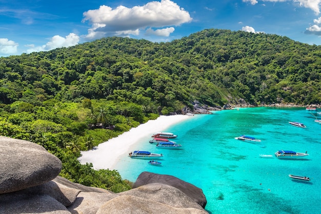 Vista panorâmica das ilhas tropicais de Similan na Tailândia