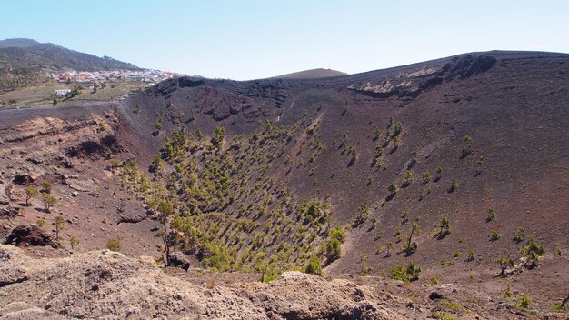 Foto vista panorâmica das montanhas contra o céu claro