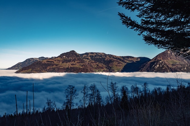 Vista panorâmica das montanhas contra o céu