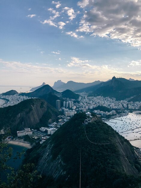 Vista panorâmica das montanhas contra o céu