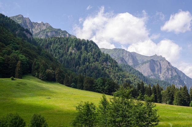 Vista panorâmica das montanhas contra o céu