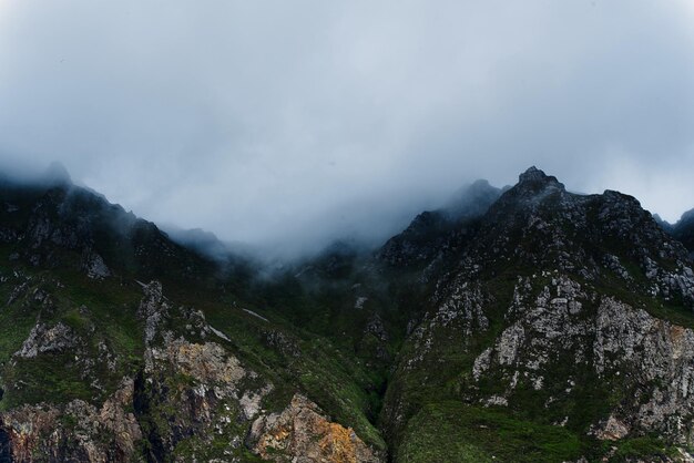 Foto vista panorâmica das montanhas contra o céu