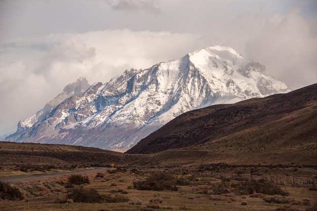 Foto vista panorâmica das montanhas contra o céu