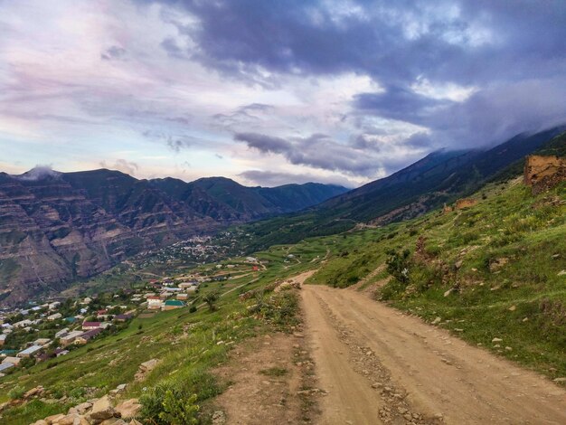 Vista panorâmica das montanhas da antiga vila de goor rússia daguestão 2021