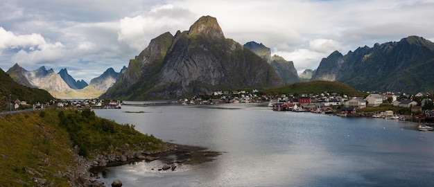 Vista panorâmica de alta resolução de Reine, Lofoten, Noruega