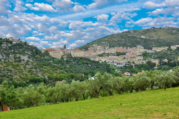 Vista panorâmica de Arpino, uma aldeia na região do Lazio, na Itália