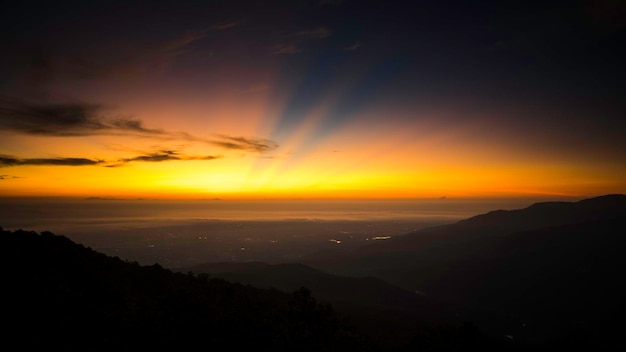 Vista panorâmica de Cloudscape durante o pôr do sol