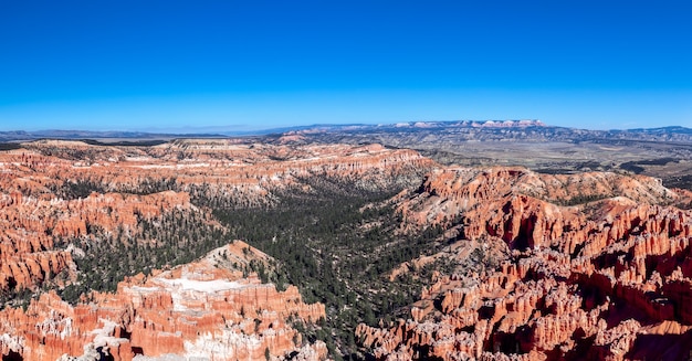 Vista panorâmica de incríveis formações de arenito no cênico Parque Nacional de Bryce Canyon. Utah, EUA