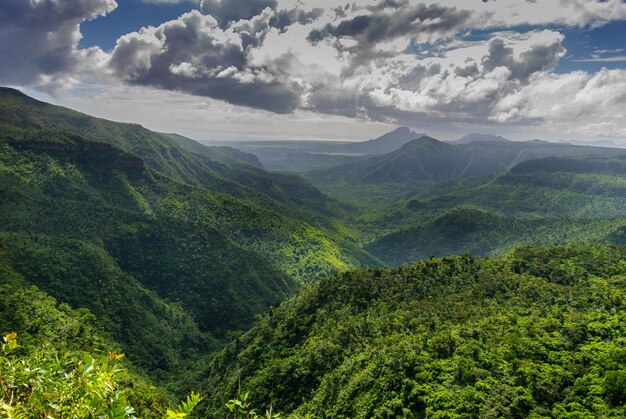 Vista panorâmica de montanhas contra o céu