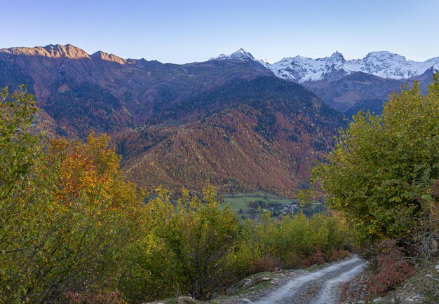 Vista panorâmica de montanhas contra o céu