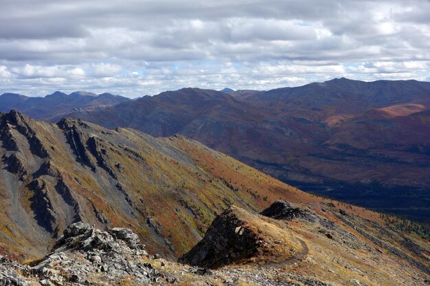 Vista panorâmica de montanhas contra o céu