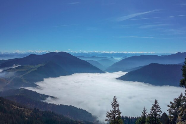 Foto vista panorâmica de montanhas contra o céu