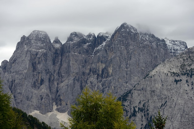 Foto vista panorâmica de montanhas contra o céu