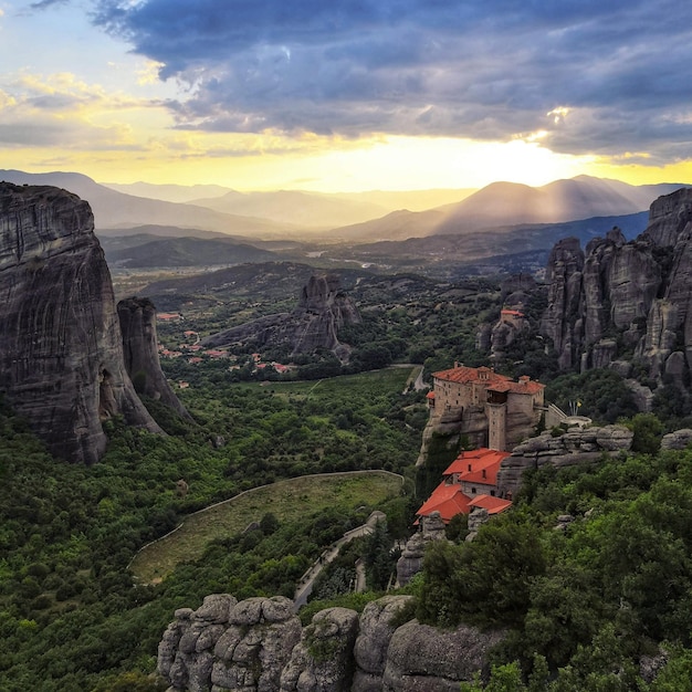 Vista panorâmica de montanhas contra o céu