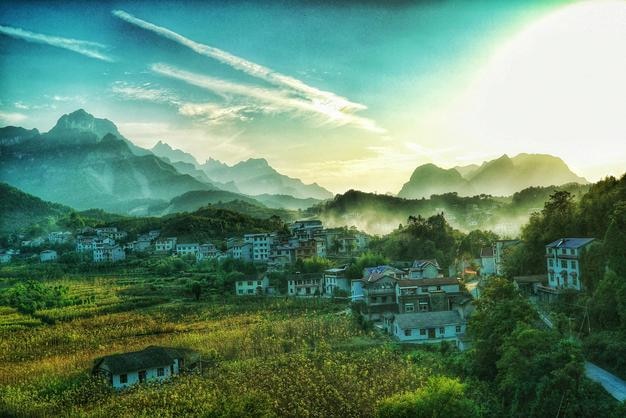 Vista panorâmica de montanhas contra o céu