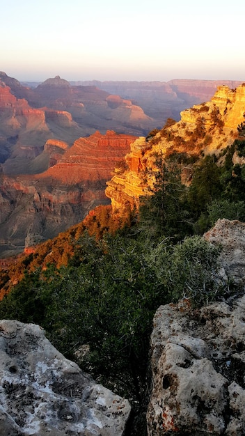 Foto vista panorâmica de montanhas rochosas no grand canyon