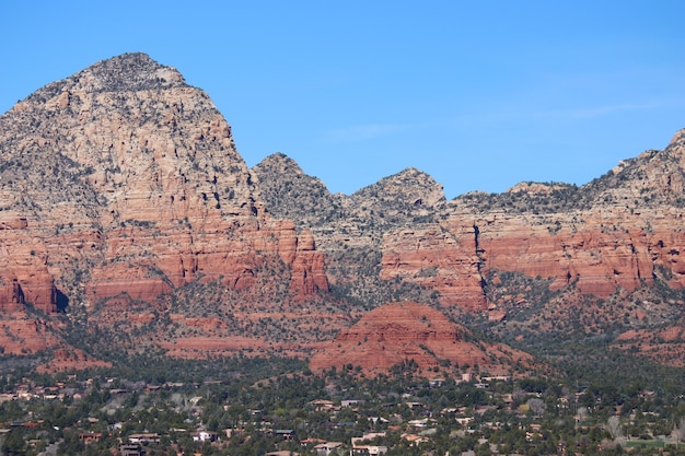 Vista panorâmica de montanhas rochosas