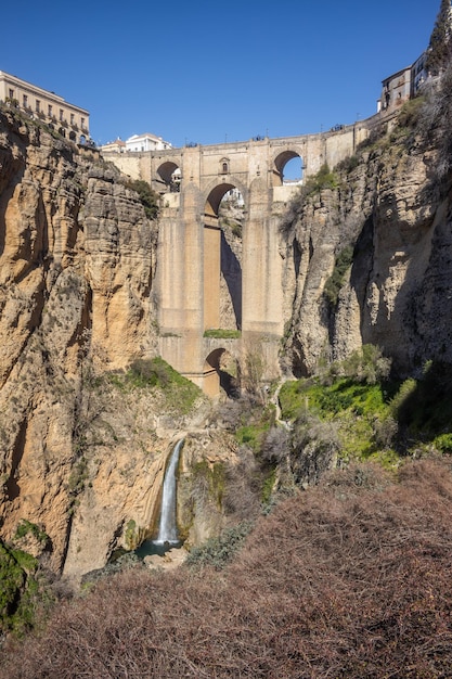 Vista panorâmica de puente nuevo sobre o desfiladeiro do Tejo Ronda Espanha