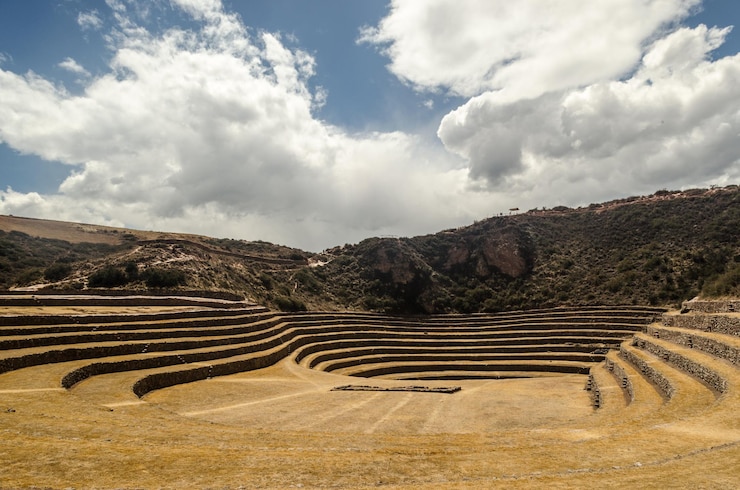 Foto vista panorâmica de um campo agrícola contra o céu