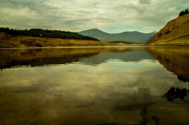 Vista panorâmica de um lago no Chile