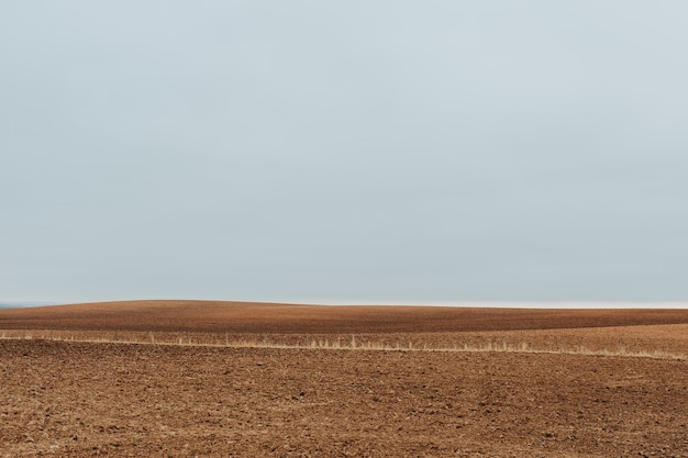 Foto vista panorâmica de uma paisagem árida contra um céu claro