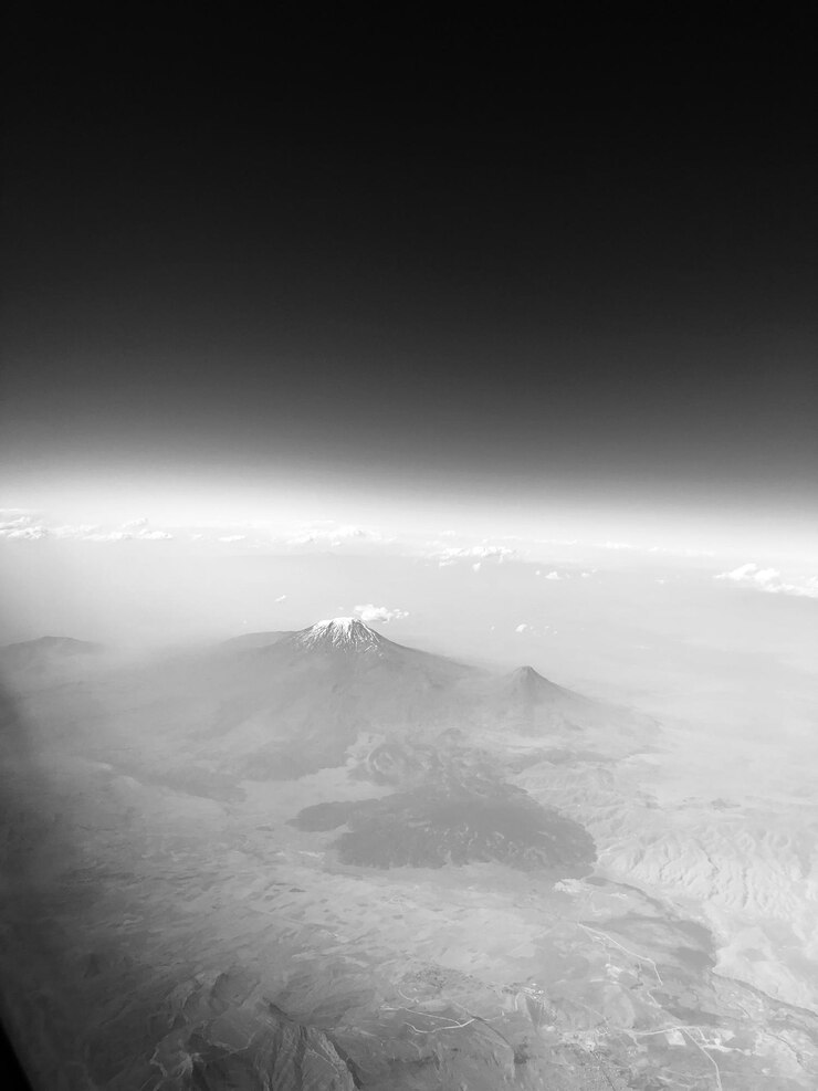 Foto vista panorâmica de uma paisagem dramática contra o céu