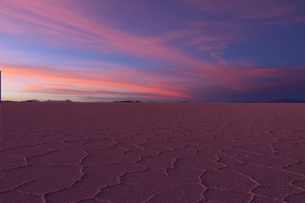 Foto vista panorámica del desierto contra el cielo durante la puesta de sol