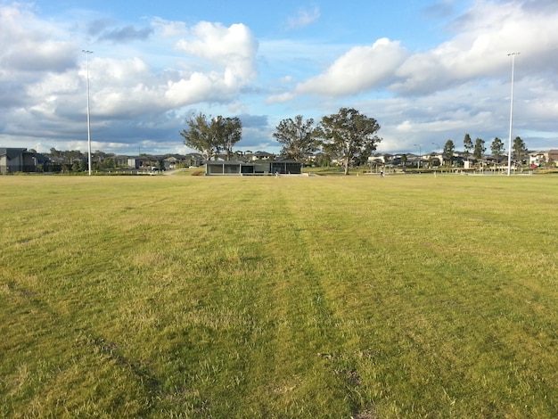 Foto vista panorâmica do campo contra o céu