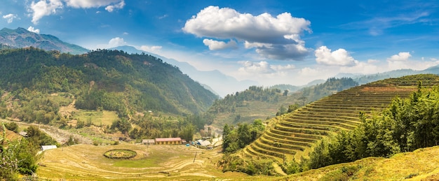 Vista panorâmica do campo de arroz em socalcos em sapa, lao cai, vietnã