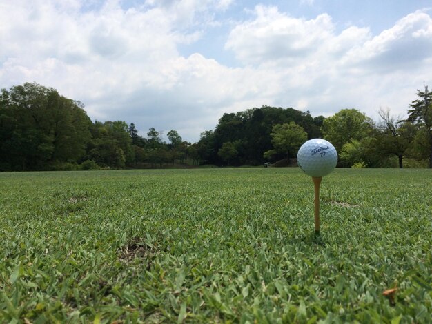 Foto vista panorâmica do campo de golfe contra o céu